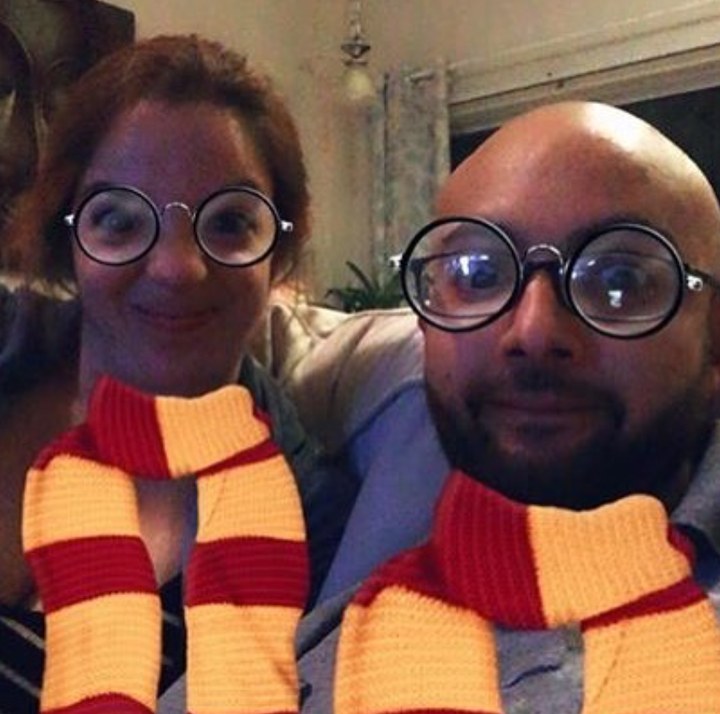 Raul and Nathaly in Harry Potter Gryffindor scarves